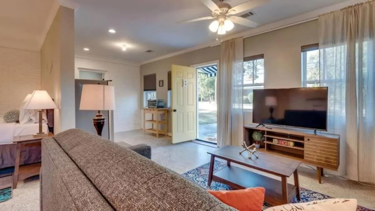 Holiday home Studio With Gazebo-Swanky Savannah Style United States