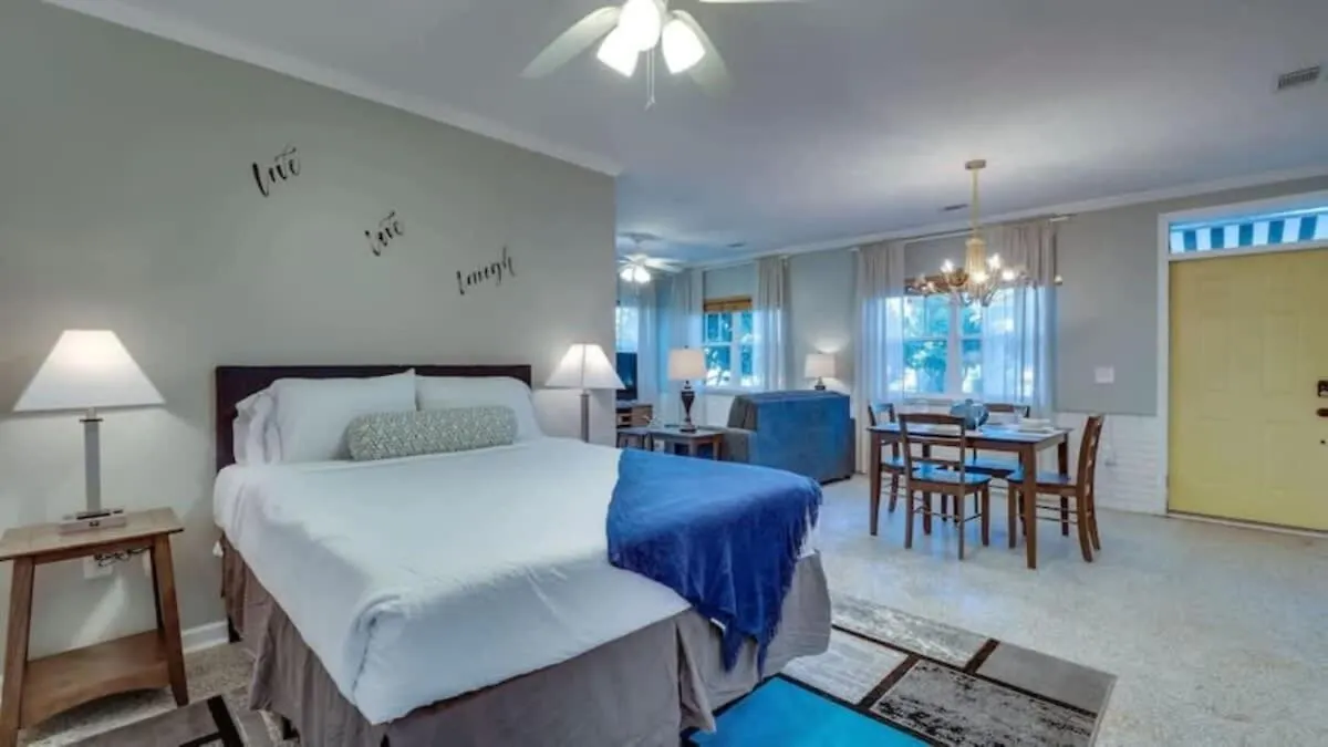 Holiday home Studio With Gazebo-Swanky Savannah Style