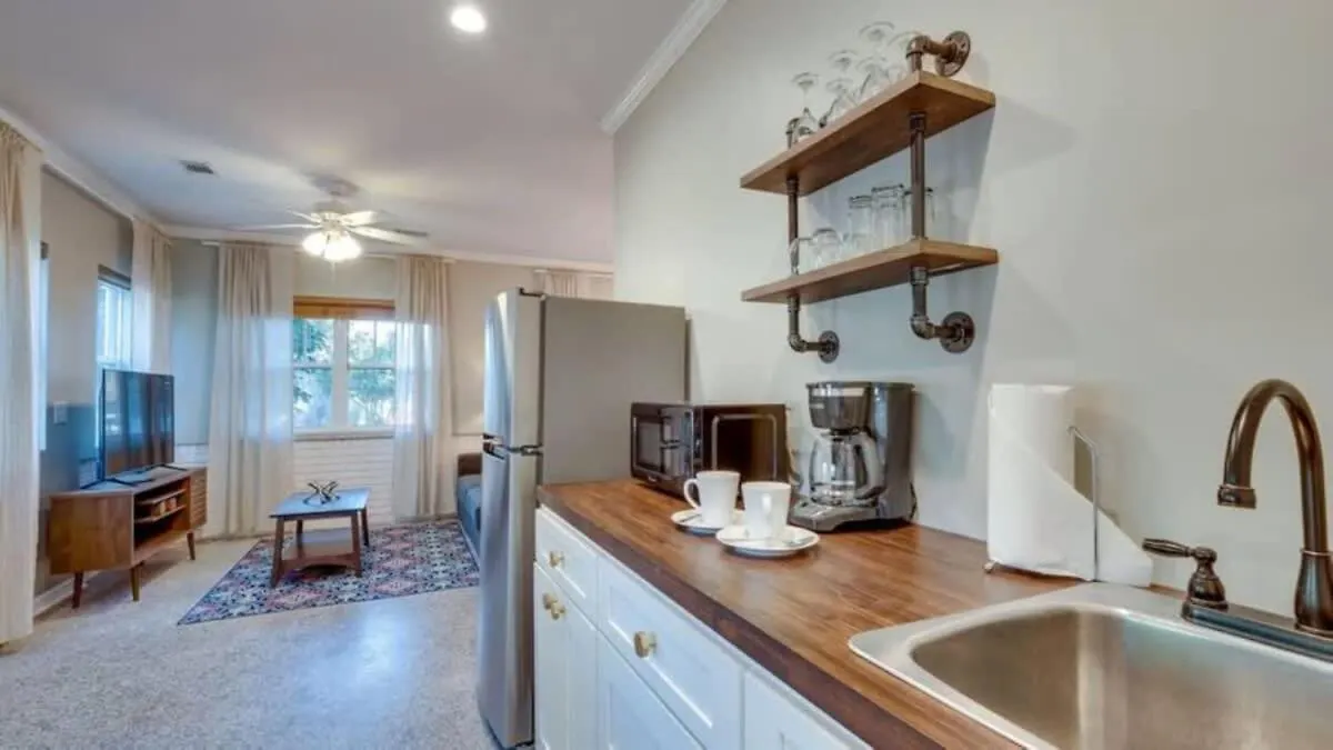 Ferienhaus Studio With Gazebo-Swanky Savannah Style